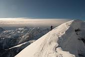 012 Uno scialpinista in arrivo